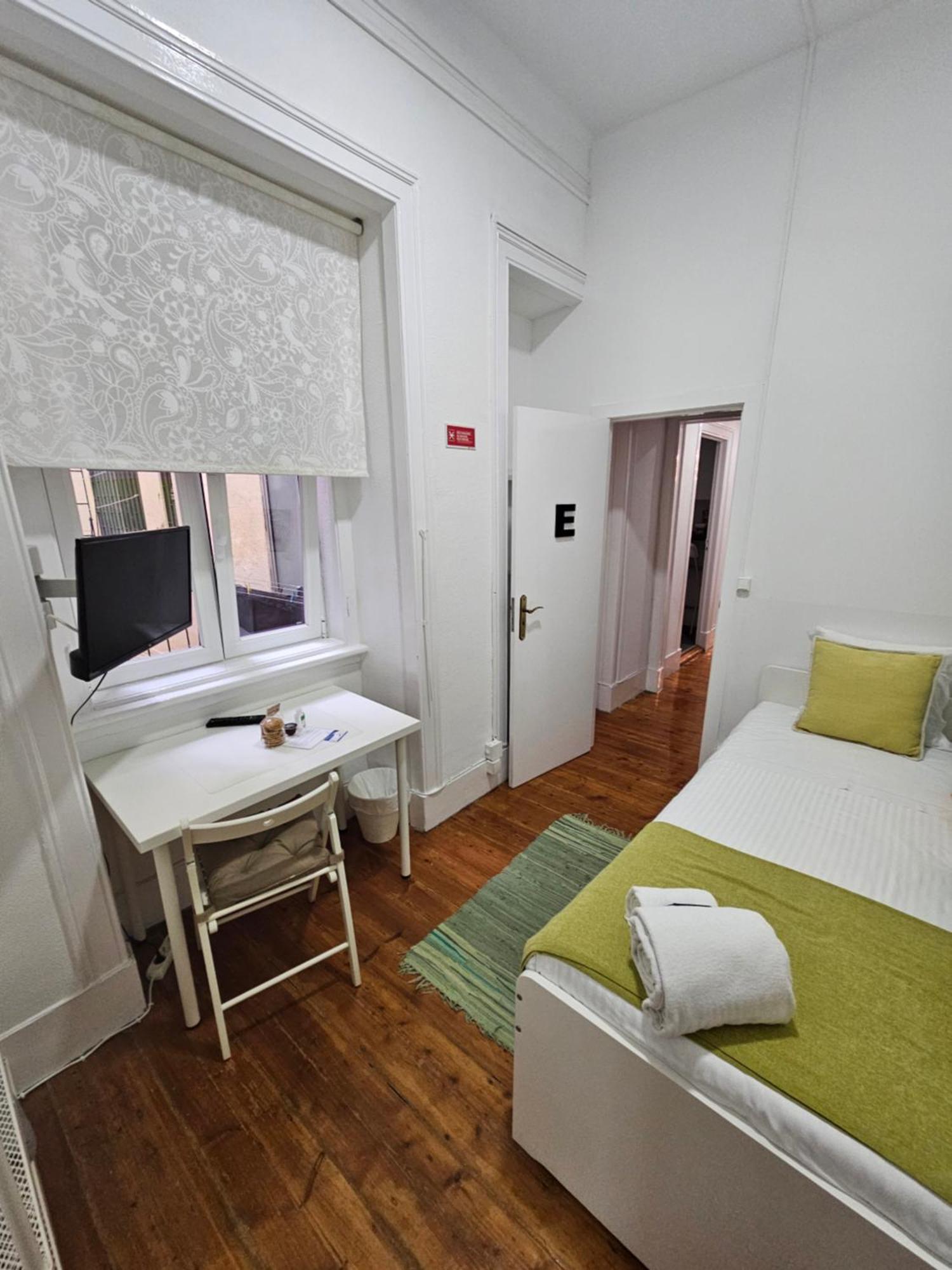 Almirante Guesthouse Lissabon Zimmer foto